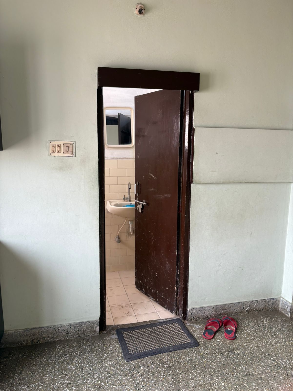 2 BHK Flat for sale in Ta